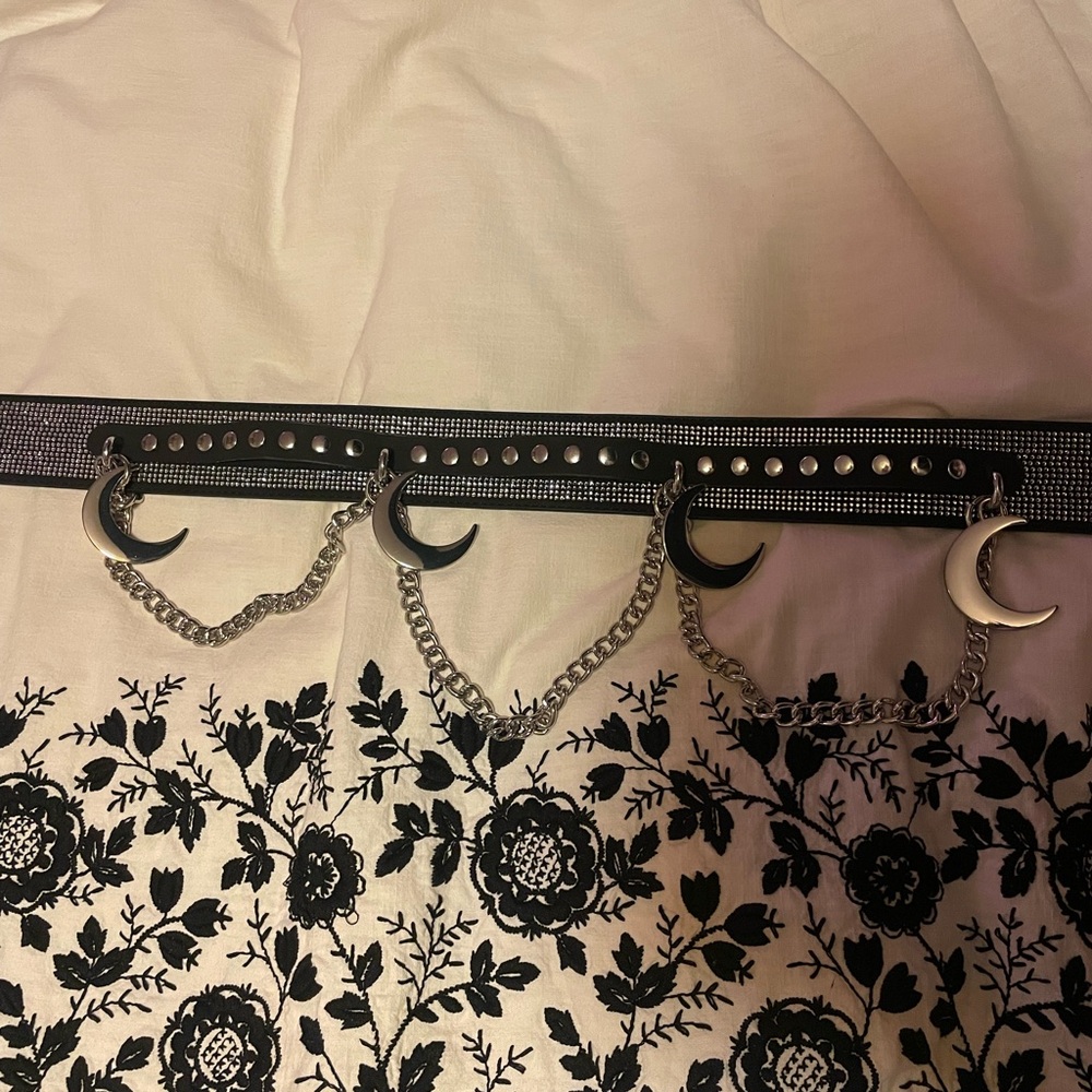 Killstar Luna’s levitation belt